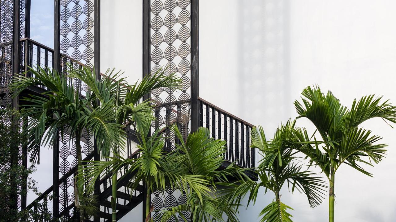 Shintana Saya La Maison Siem Reap Esterno foto The staircase
