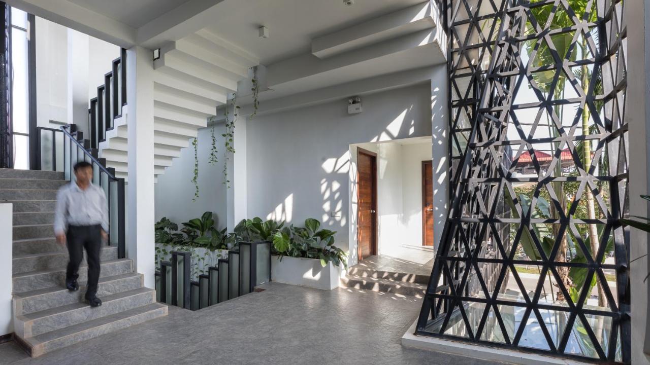 Shintana Saya La Maison Siem Reap Esterno foto Interior of the building