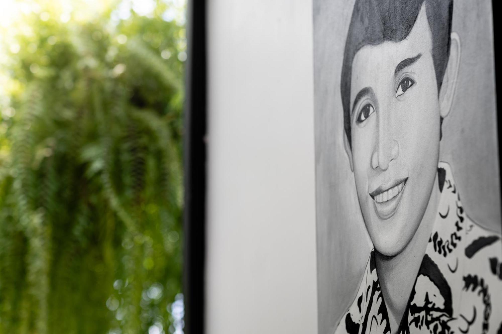 Shintana Saya La Maison Siem Reap Esterno foto Portrait of the artist